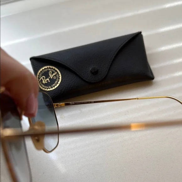 Ray-Ban Gold Sunglasses with Black Case - Picture 3 of 4